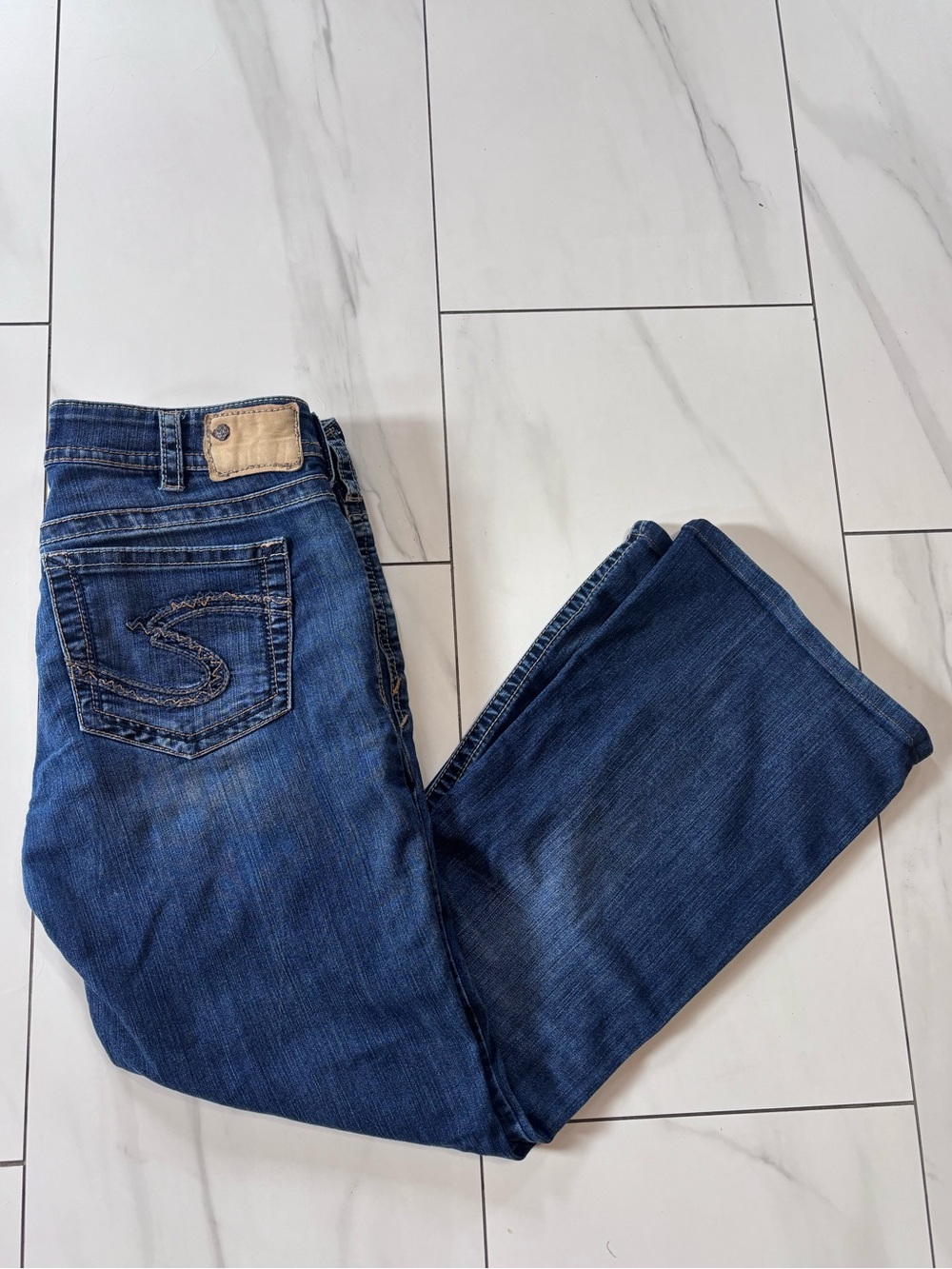 Silver Suki boot cut jeans size 33x28